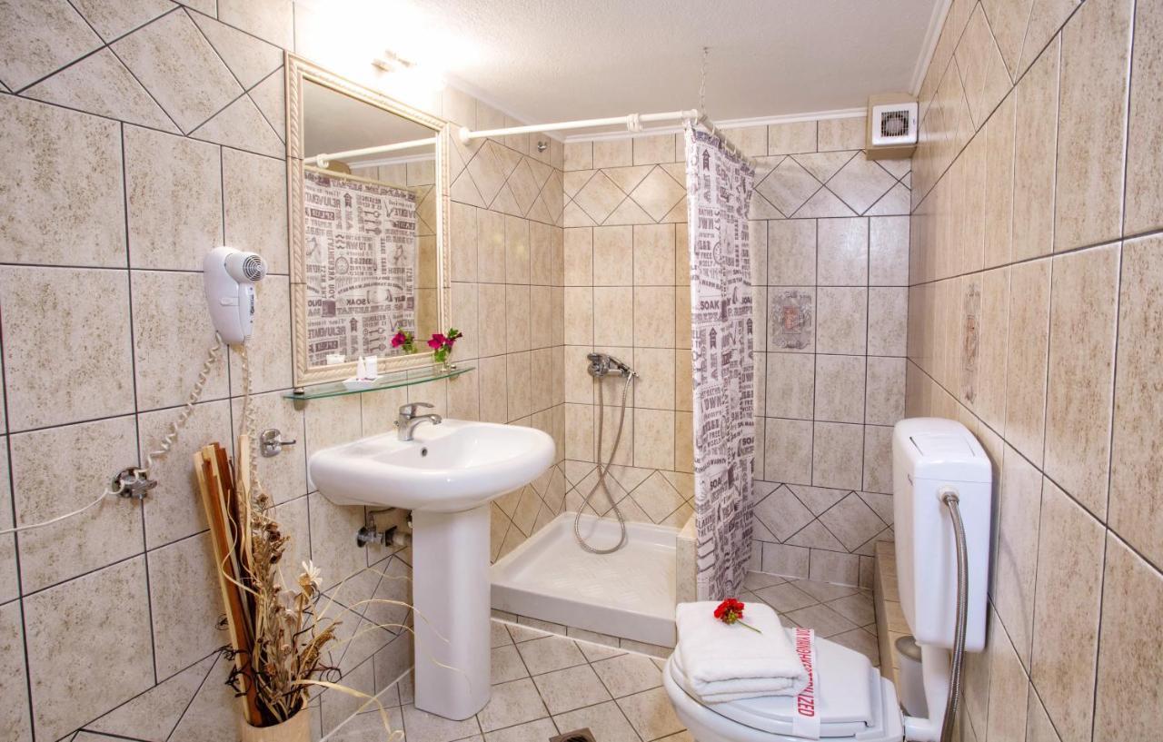 Golden Suites Ofrínion Eksteriør bilde